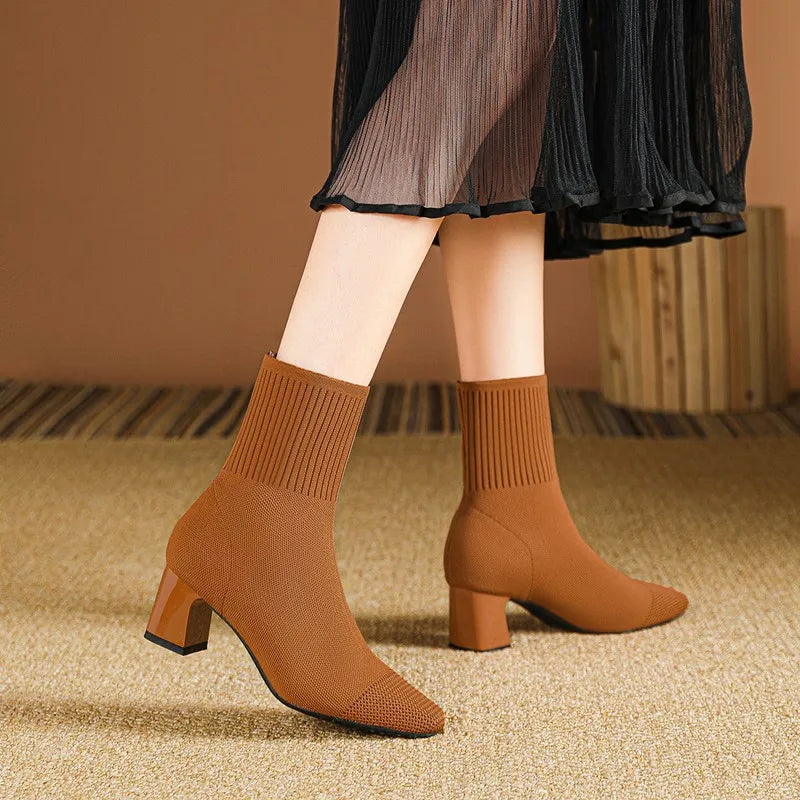 Eleganti stivali da donna con tacco in maglia - comfort e stile in un unico prodotto