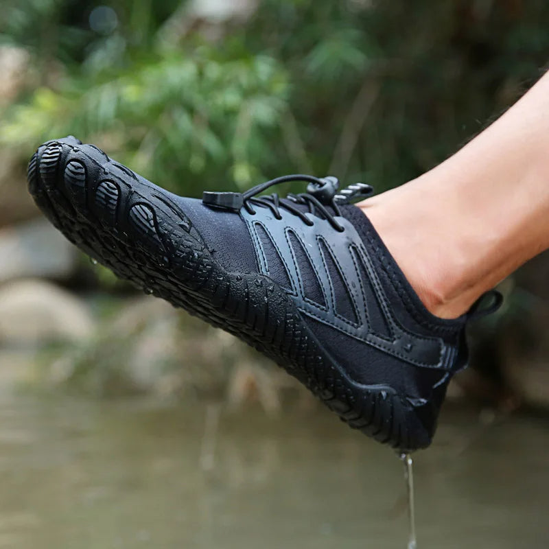 Scarpe acquatiche robuste per gli amanti dell'avventura e delle sfide