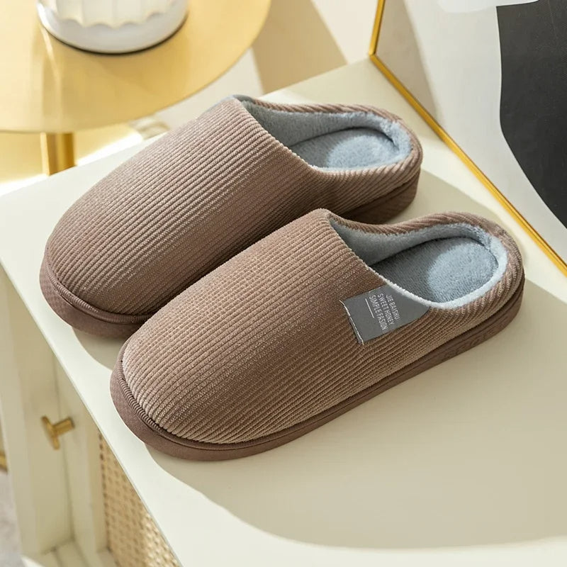 SunStride - Esclusive pantofole invernali in peluche per un comfort e un look alla moda