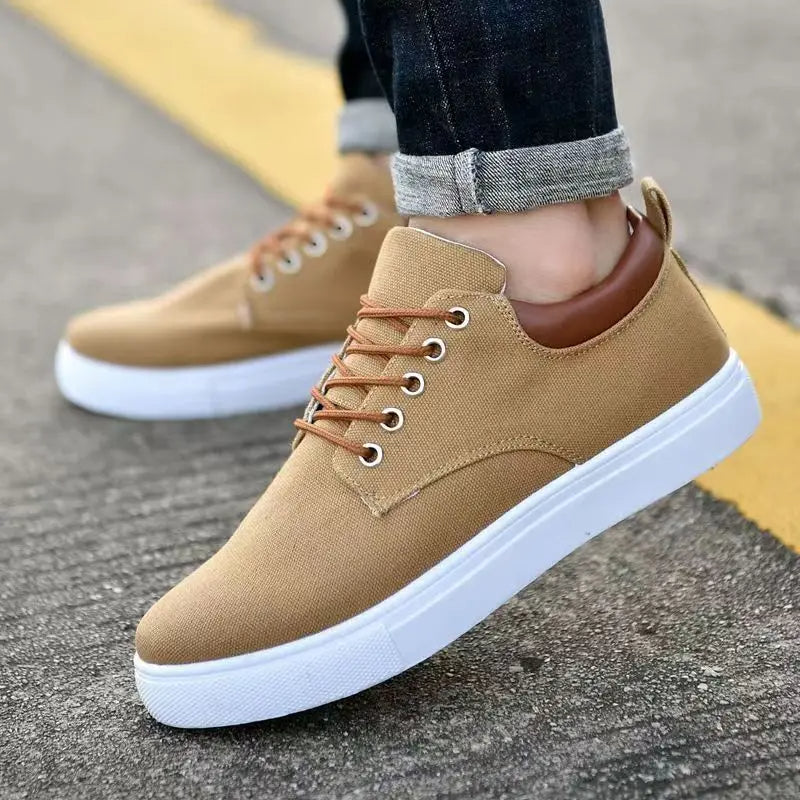 Scarpe sportive in tela eleganti e confortevoli per persone attive