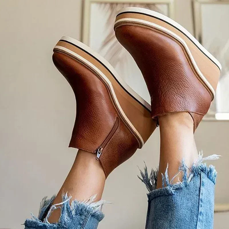 Eleganti stivaletti con tacco a zeppa - il look perfetto per ogni occasione