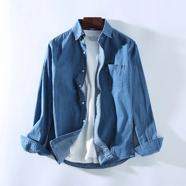 Elegante camicia da uomo in denim con maniche lunghe, colletto classico e abbottonatura - ideale per lo stile di tutti i giorni