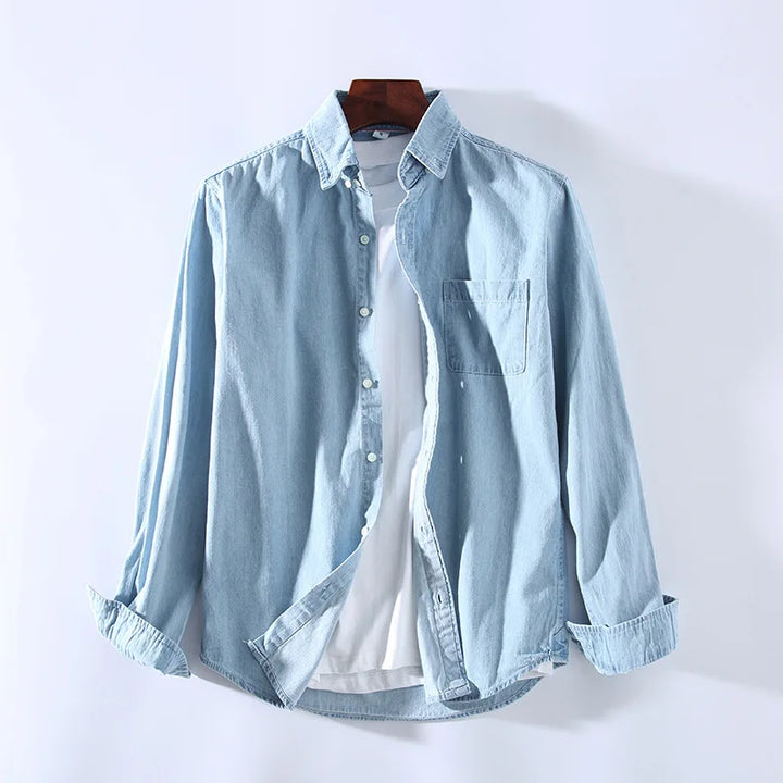 Elegante camicia da uomo in denim con maniche lunghe, colletto classico e abbottonatura - ideale per lo stile di tutti i giorni