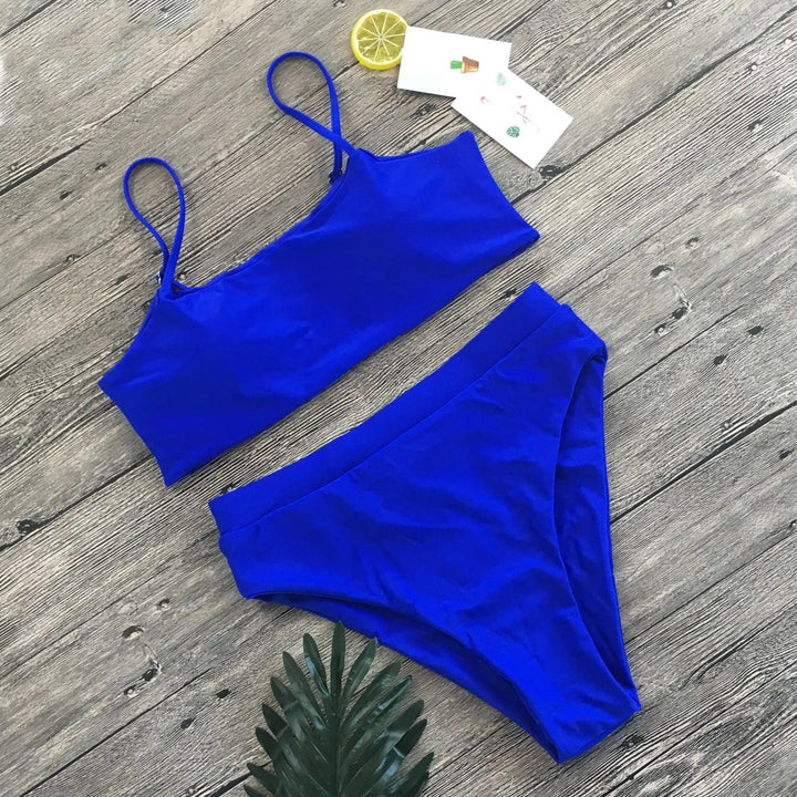 Elegante intimo da donna a due pezzi con taglio alto, ventilazione e colletto elegante