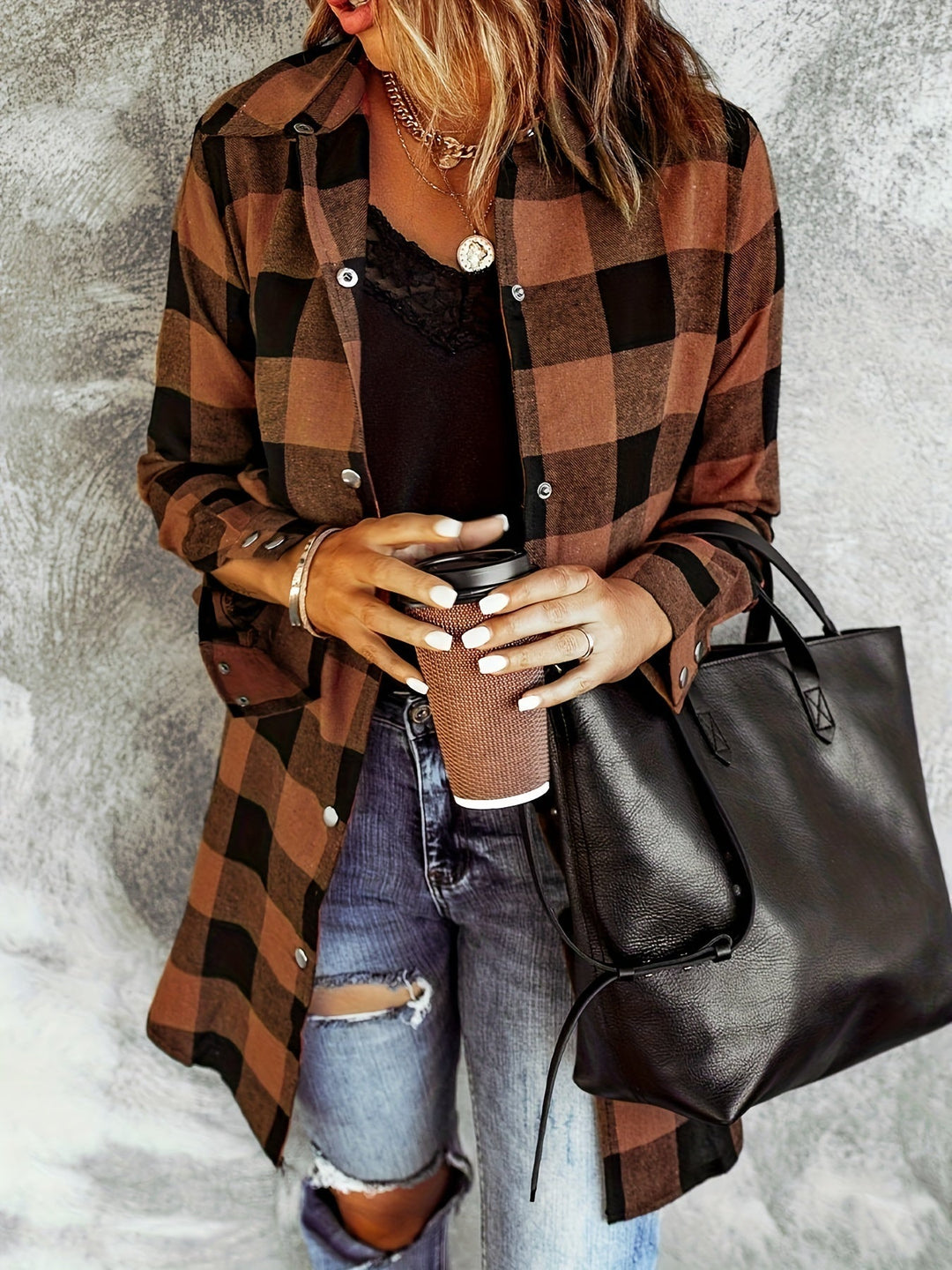 Elegante camicia a quadri da donna a maniche lunghe con bottoni - vestibilità ampia e confortevole in tessuto morbido