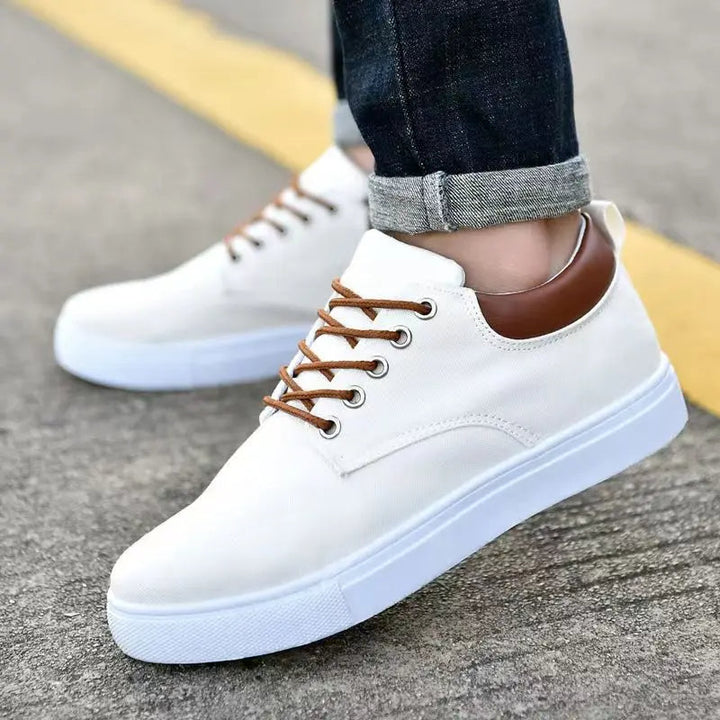 Scarpe sportive in tela eleganti e confortevoli per persone attive