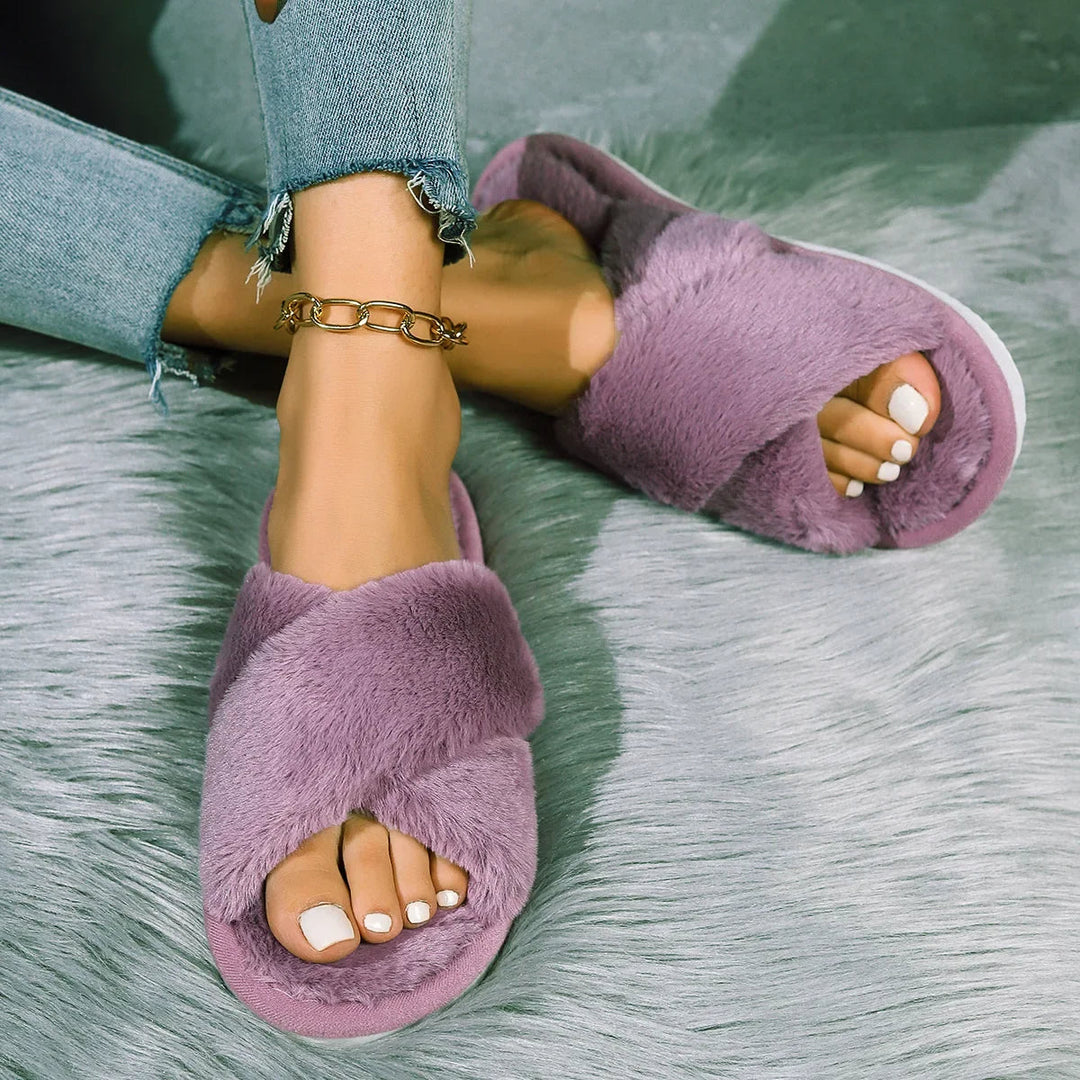 Esclusive pantofole da donna extra calde e morbide, perfette per le giornate di relax a casa.