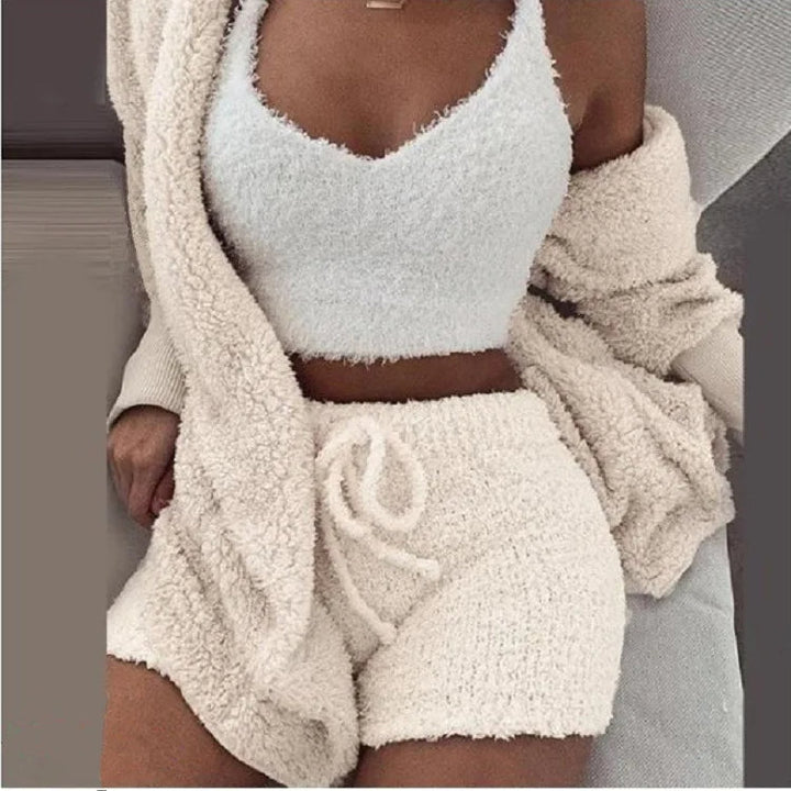 Esclusivo set pigiama da donna a 3 pezzi con morbida felpa con cappuccio: una garanzia di massimo comfort e relax durante il sonno.