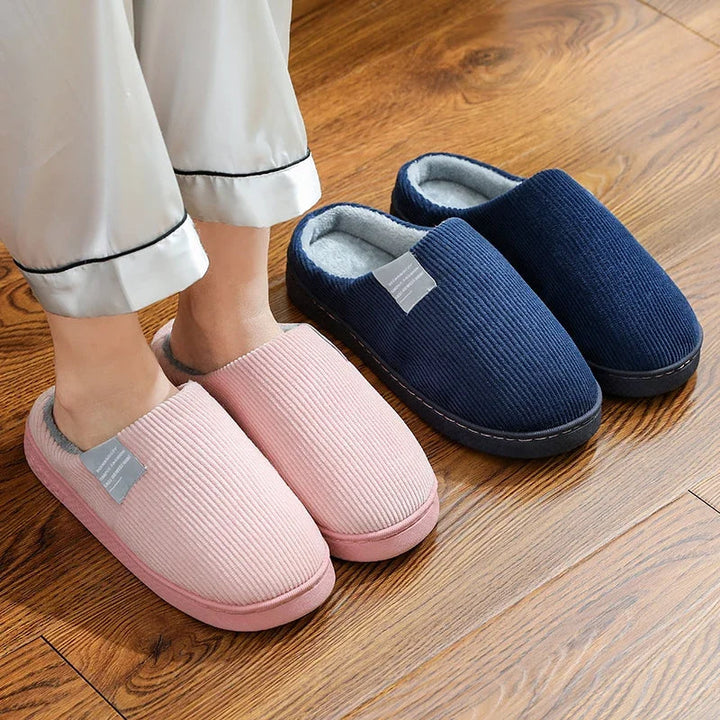 SunStride - Esclusive pantofole invernali in peluche per un comfort e un look alla moda