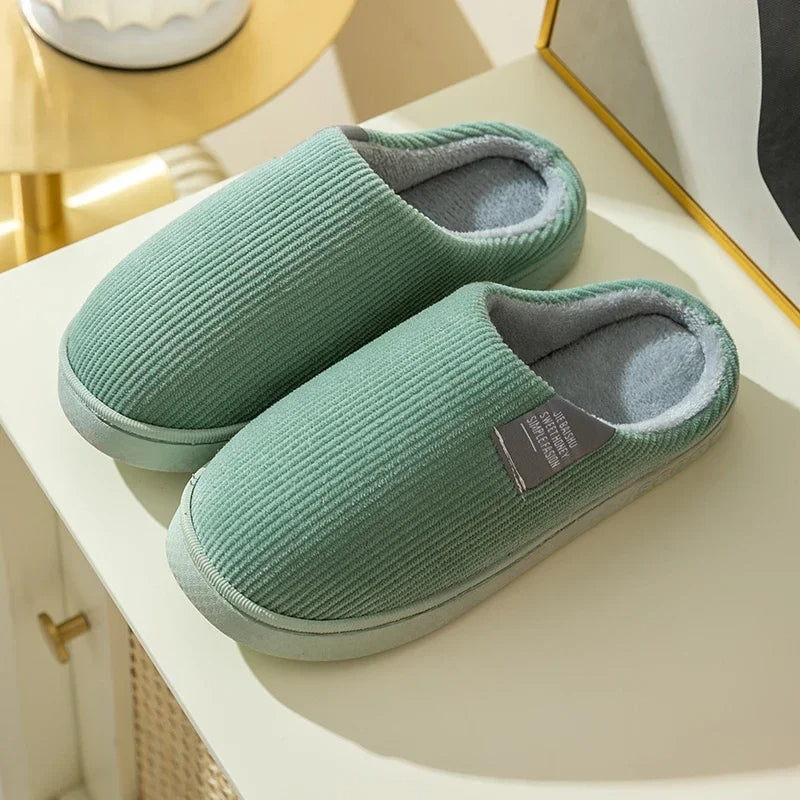 SunStride - Esclusive pantofole invernali in peluche per un comfort e un look alla moda