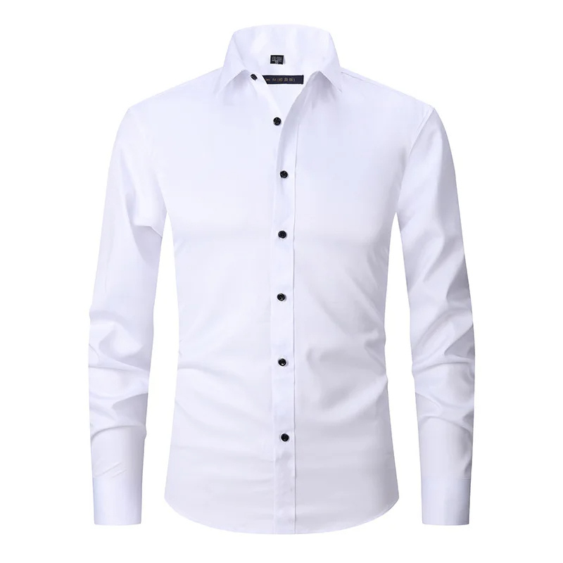 Camisa maschile slim fit di manga lunga con bottoni a contrasto per un look moderno ed elegante