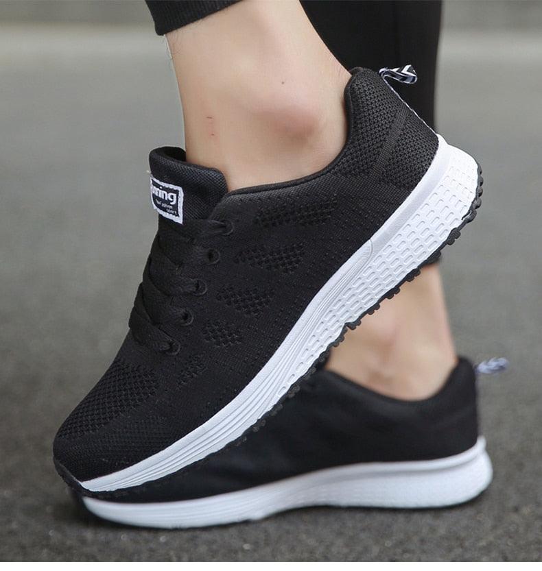 Scarpe da ginnastica casual da donna leggere e alla moda, traspiranti per un comfort che dura tutto il giorno.