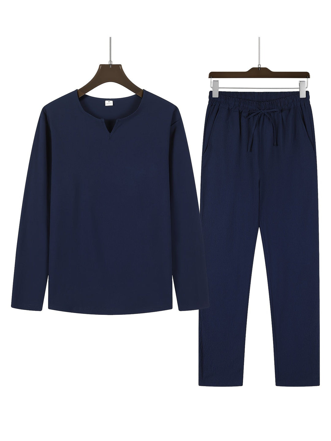 Elegante set da uomo con scollo a punta, polsini lunghi e comodi pantaloni larghi
