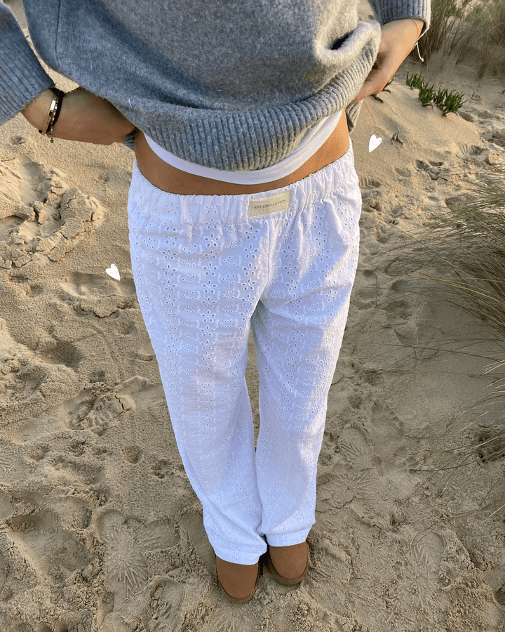 Pantaloni da donna comodi e alla moda per uno stile unico e un'ottima sensazione al tatto