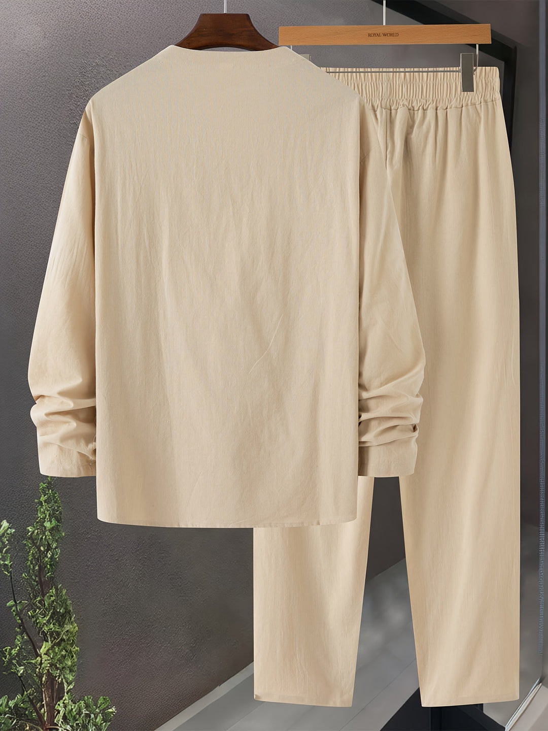 Set da uomo: maglietta elegante con scollo a pallina e pantaloni comodi con tasche