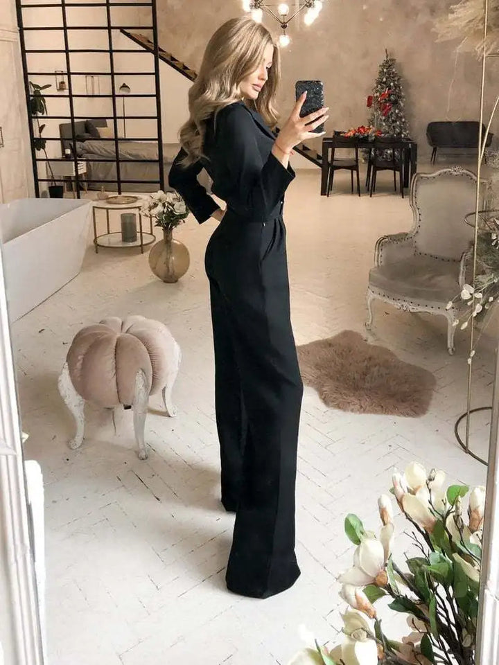Sofia Elegante tuta con scollatura a palloncino e profili larghi: un'opzione elegante e confortevole per le donne