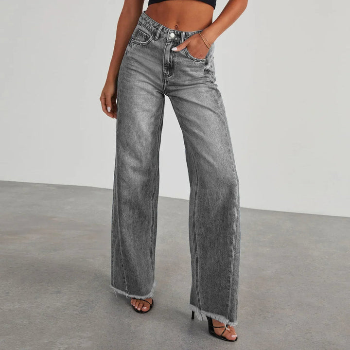Niva - Jeans comodi con vestibilità ampia e fondo sfrangiato alla moda per le donne