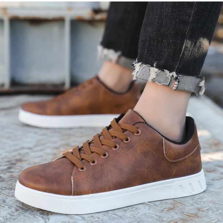 Scarpe da uomo alla moda con una suola spessa di grande effetto, per un grande stile.