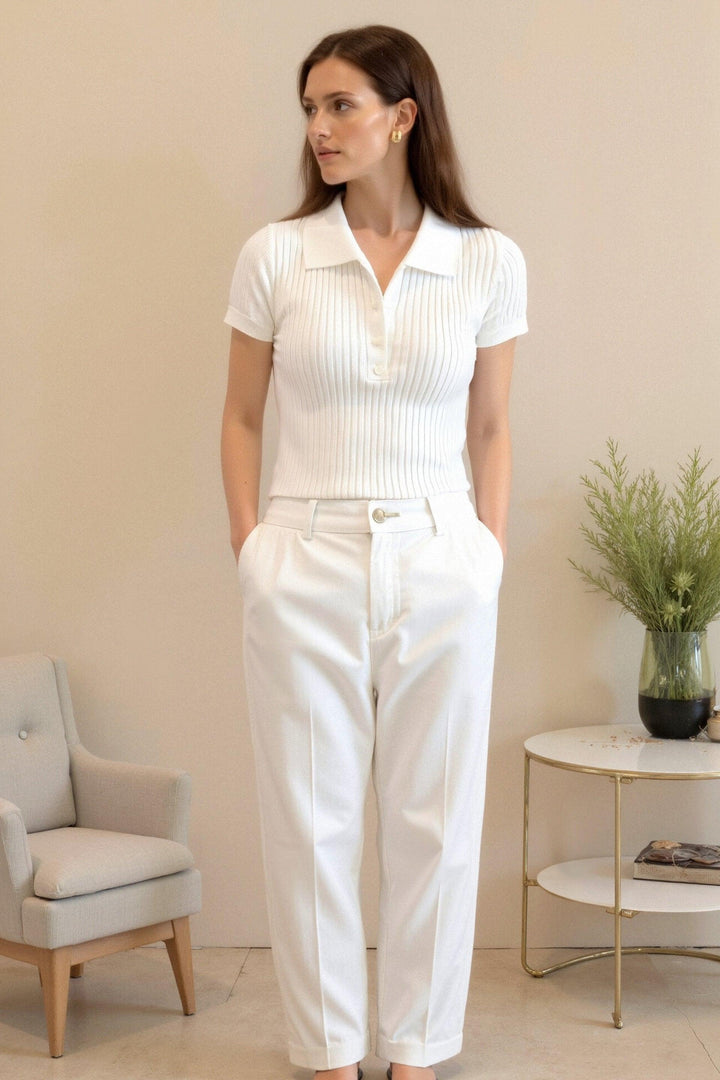 Elegante polo da donna a maniche corte in maglia a coste: stile e comfort ideali
