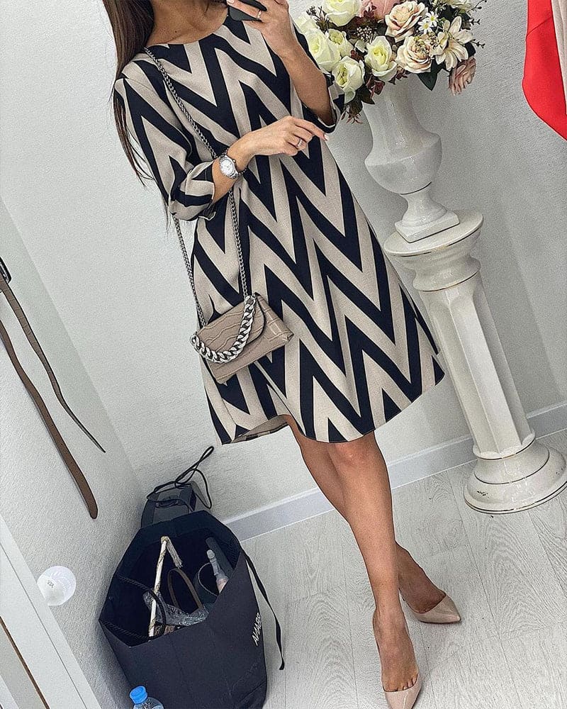 Vestido A-Line para Mujer con Estampado Zigzag, Manga Tres Cuartos y Sorprendente Confort en Corte Relajado