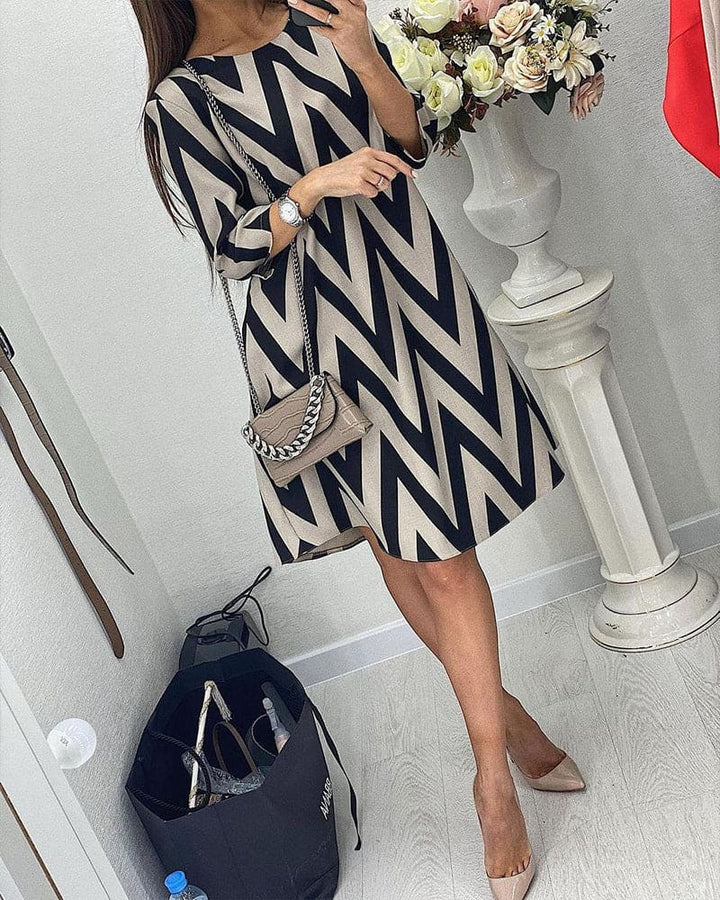 Vestido A-Line para Mujer con Estampado Zigzag, Manga Tres Cuartos y Sorprendente Confort en Corte Relajado