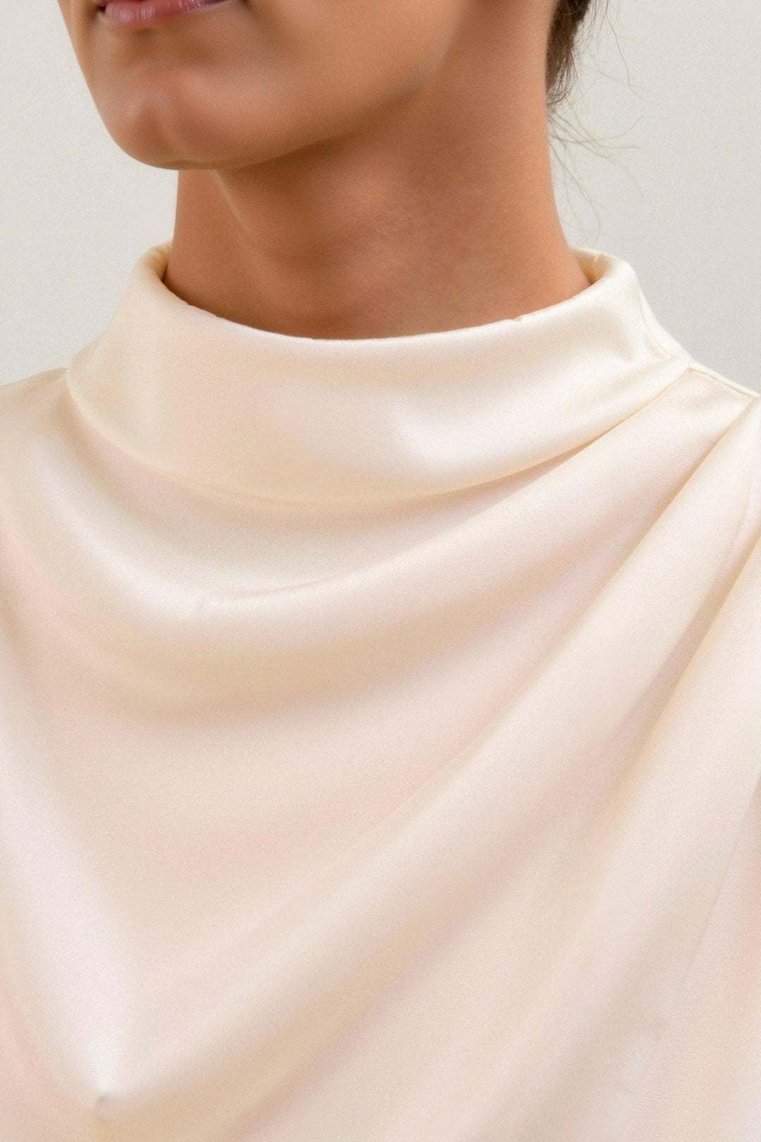 T-Shirt oversize da donna con scollatura - stile casual confortevole e di tendenza