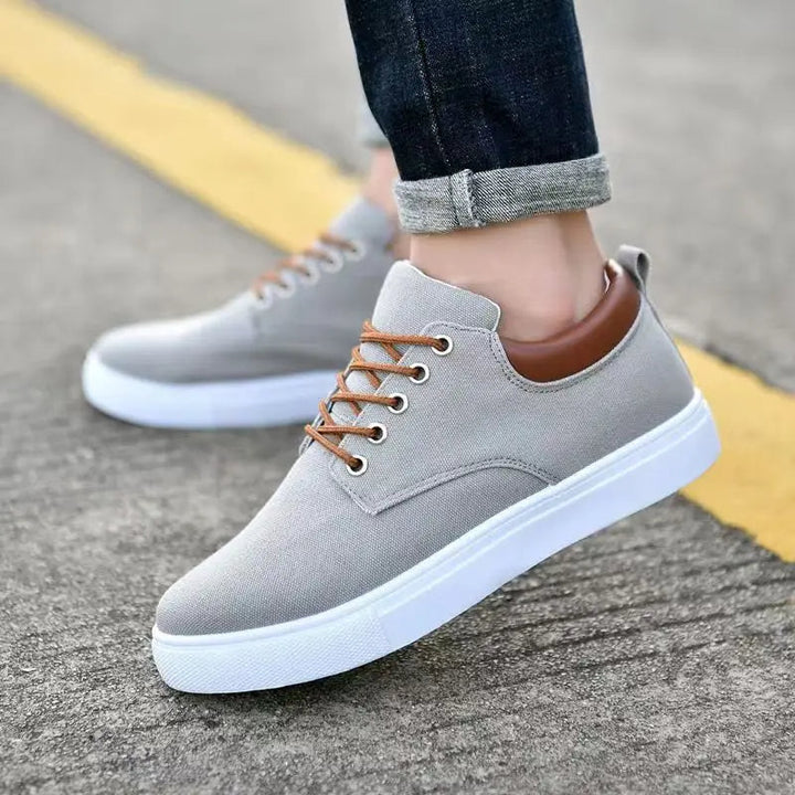 Scarpe sportive in tela eleganti e confortevoli per persone attive