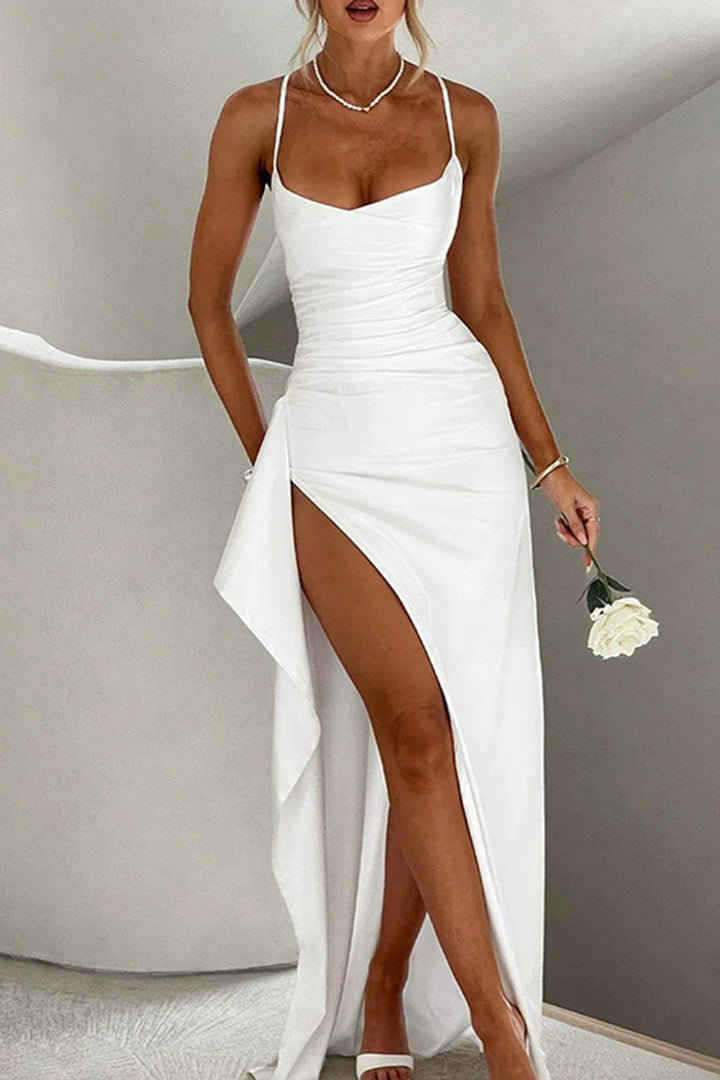 Maxi abito elegante e alla moda con spalline svasate e spacco alto