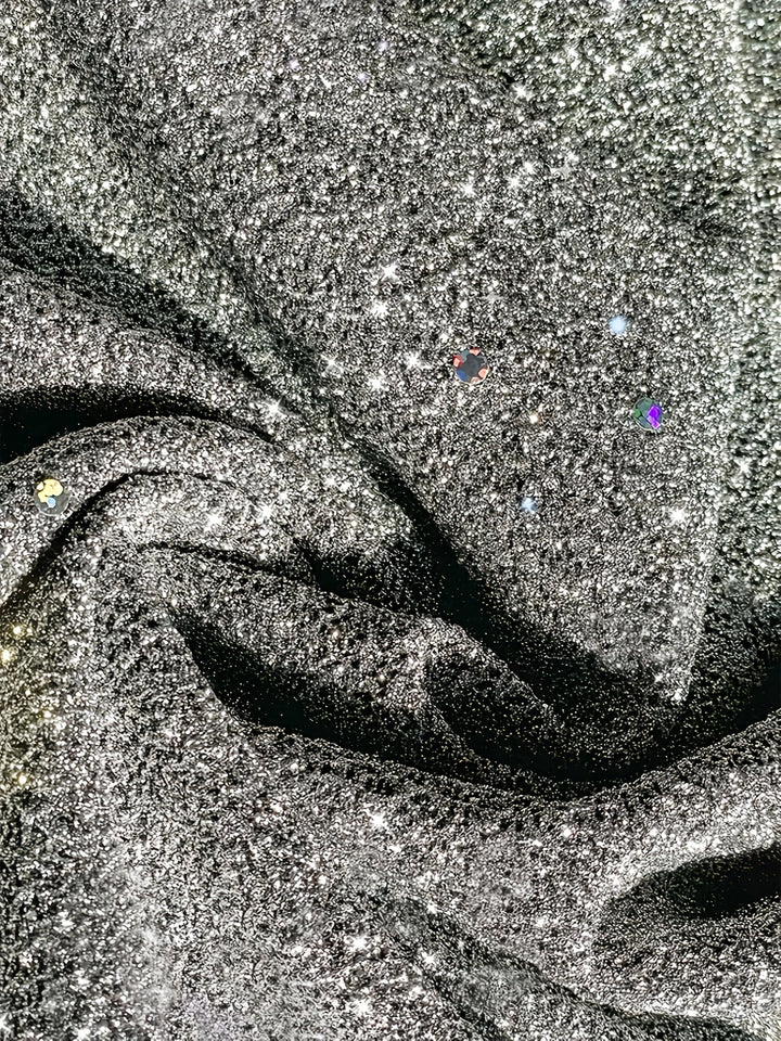 Mini abito da donna con scollatura a punta e maniche lunghe in paillettes scintillanti - perfetto per eventi bodycon