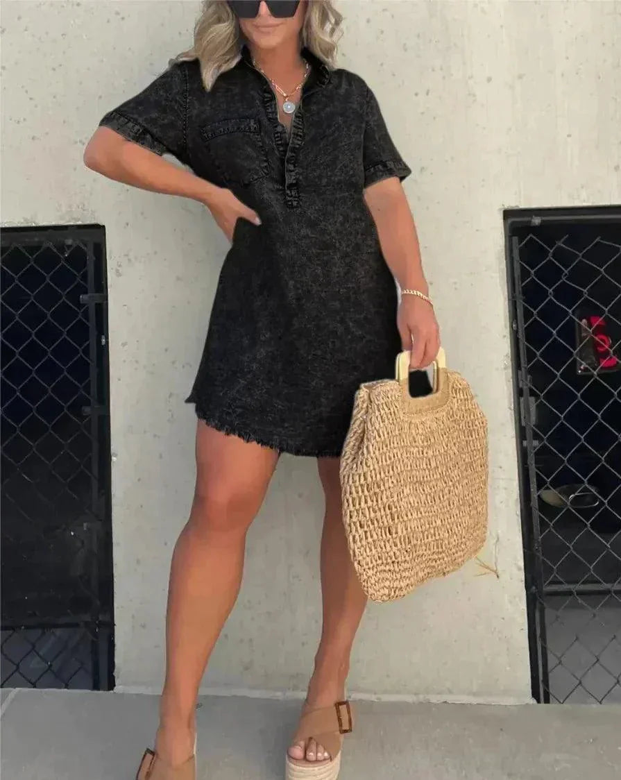 Elegante camicia da donna in denim con taglio svasato ed eleganti bottoni in cotone