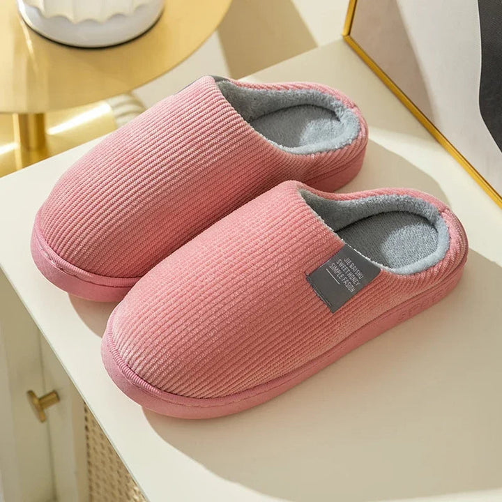 SunStride - Esclusive pantofole invernali in peluche per un comfort e un look alla moda