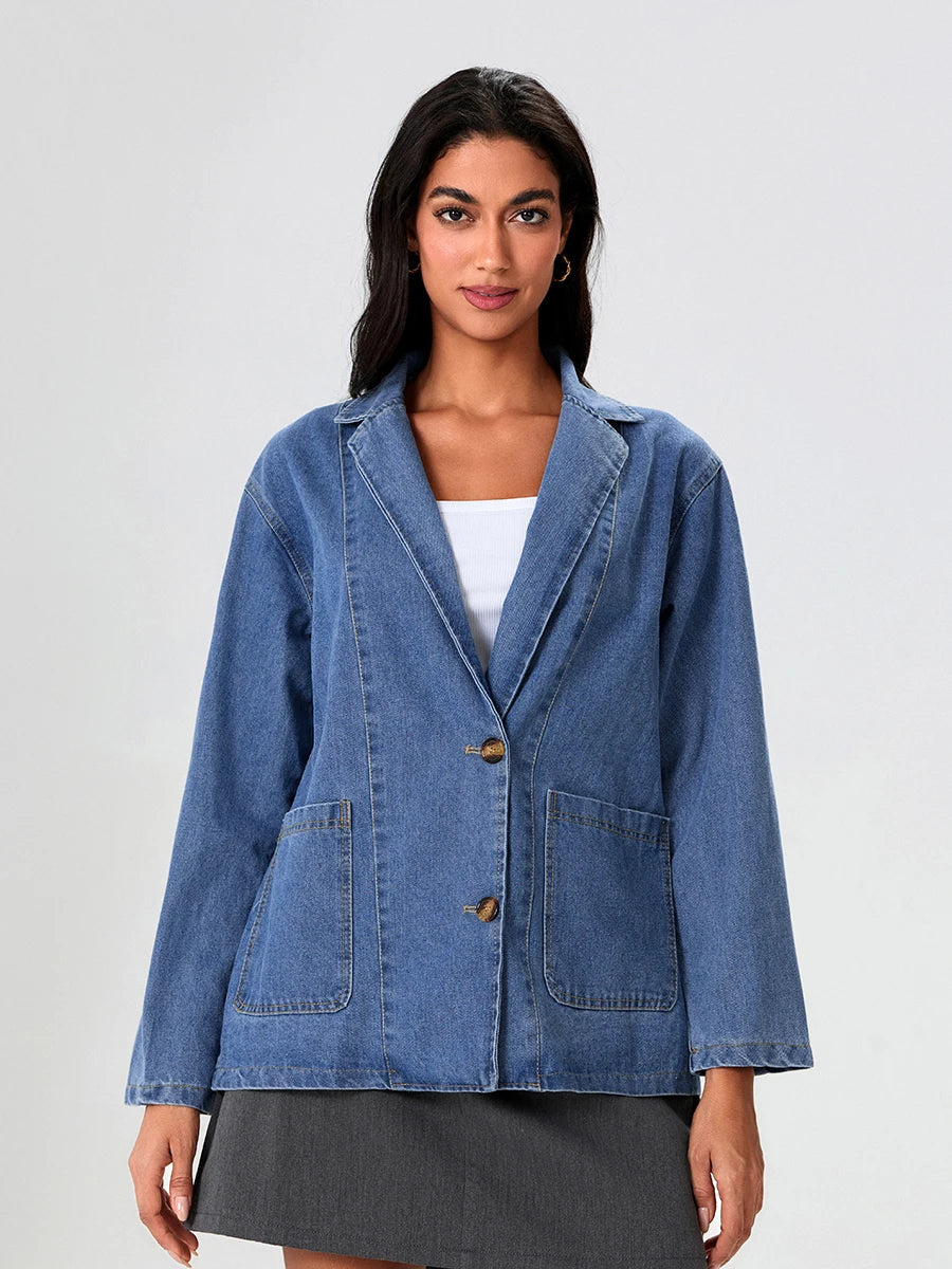 UrbanEdge - Una giacca in denim versatile e alla moda, con un taglio classico e uno stile elegante