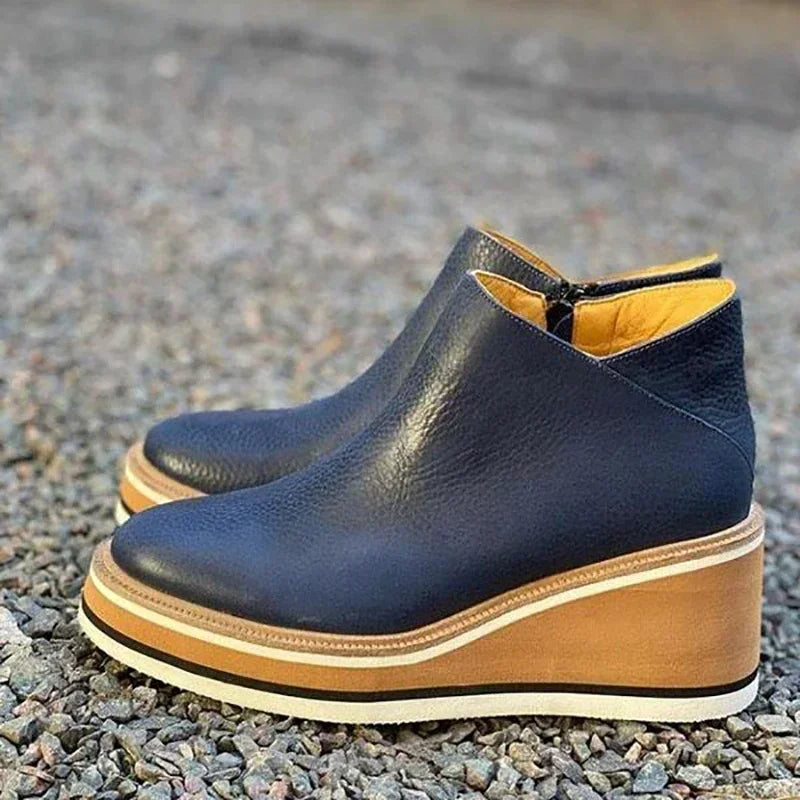 Eleganti stivaletti con tacco a zeppa - il look perfetto per ogni occasione