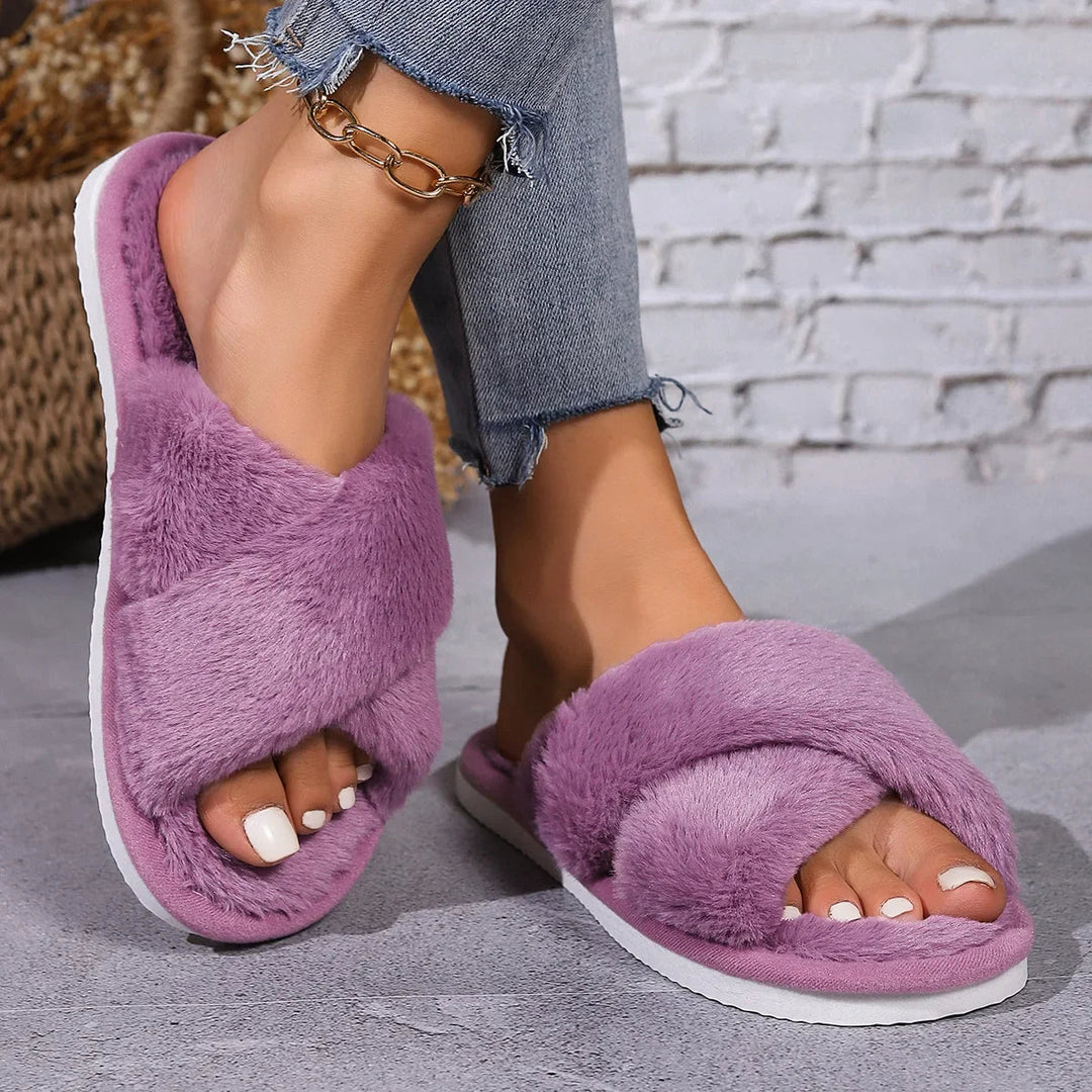 Esclusive pantofole da donna extra calde e morbide, perfette per le giornate di relax a casa.