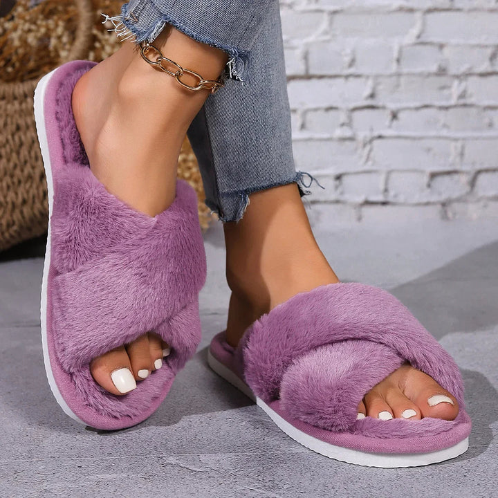 Esclusive pantofole da donna extra calde e morbide, perfette per le giornate di relax a casa.