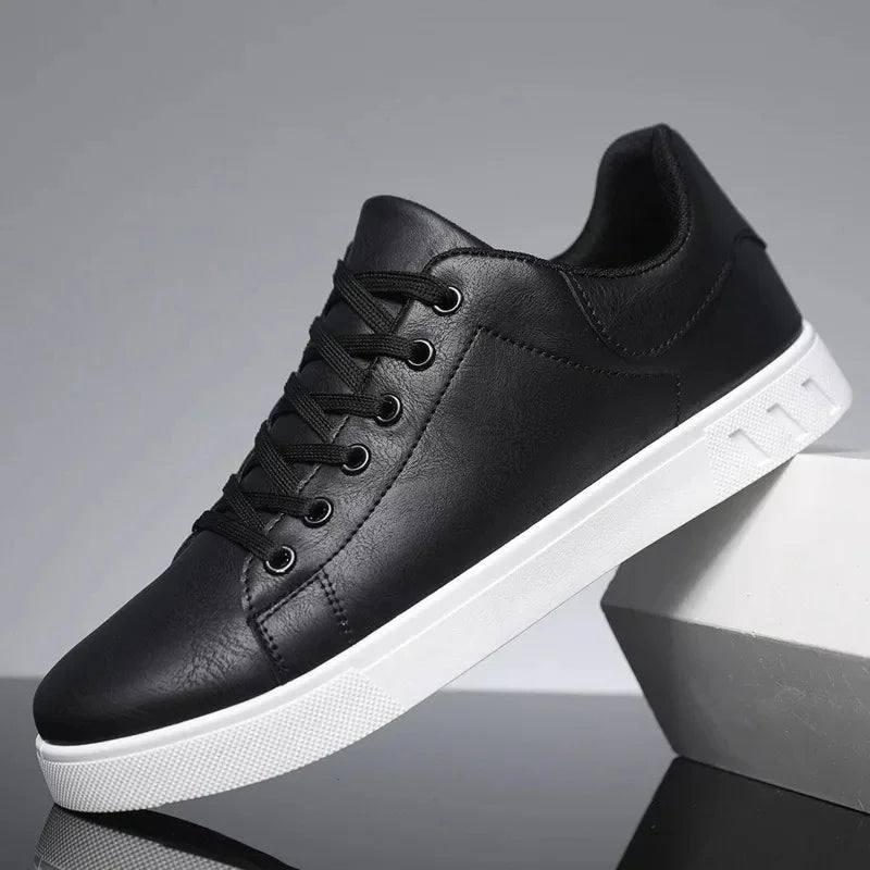 Scarpe da uomo alla moda con una suola spessa di grande effetto, per un grande stile.