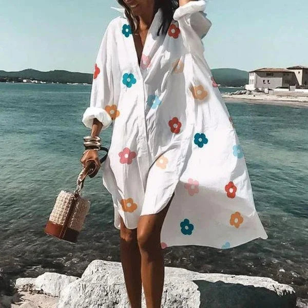 Elegante abito oversize da donna con maniche lunghe e bottoni: il perfetto outfit leggero per tutti i giorni