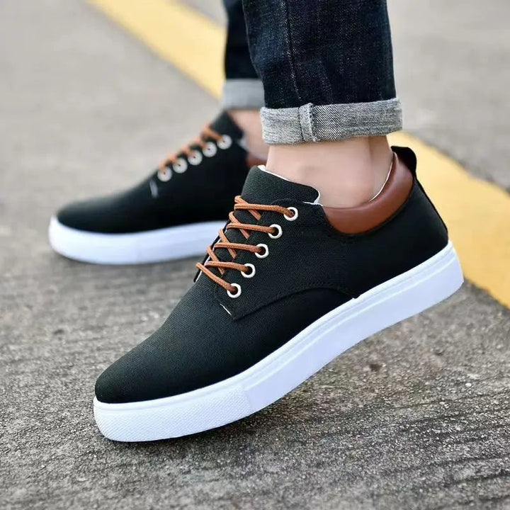 Scarpe sportive in tela eleganti e confortevoli per persone attive