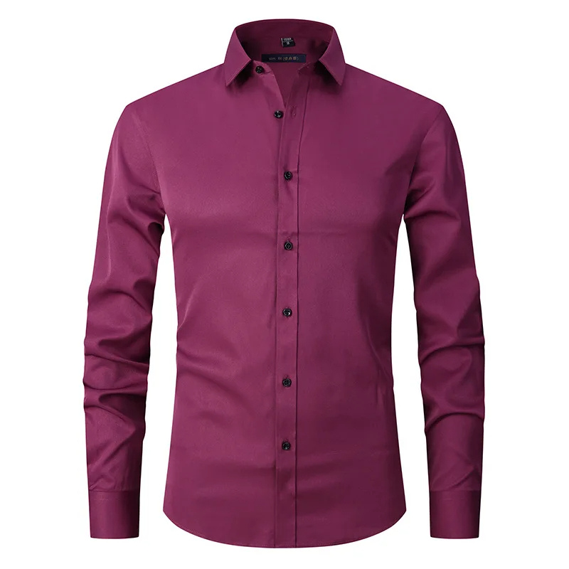 Camisa maschile slim fit di manga lunga con bottoni a contrasto per un look moderno ed elegante