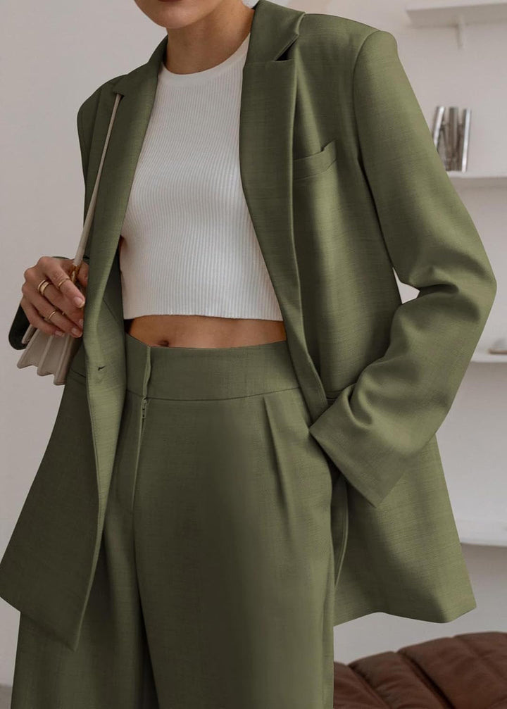 Elegante set giacca e pantaloni da donna, ideale per l'ufficio e per le uscite di tutti i giorni
