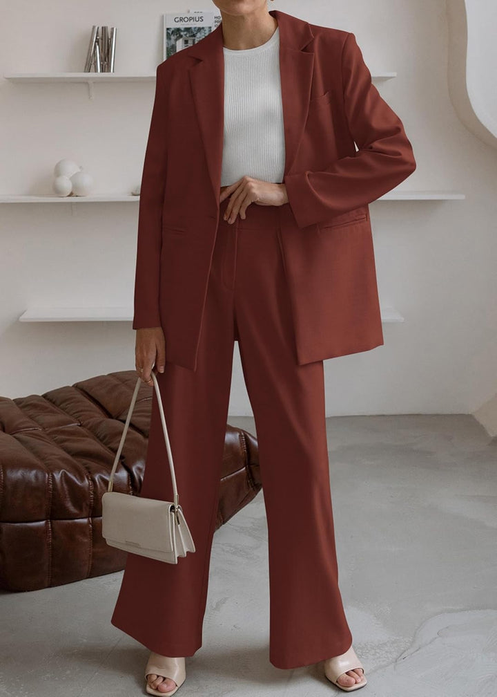 Elegante set giacca e pantaloni da donna, ideale per l'ufficio e per le uscite di tutti i giorni