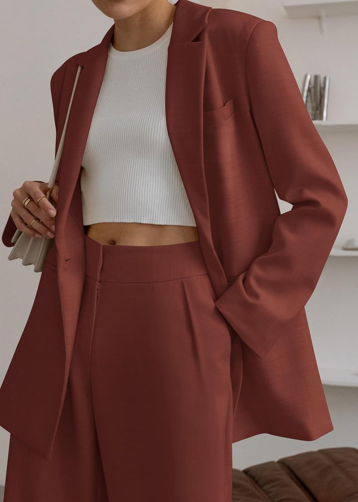 Elegante set giacca e pantaloni da donna, ideale per l'ufficio e per le uscite di tutti i giorni