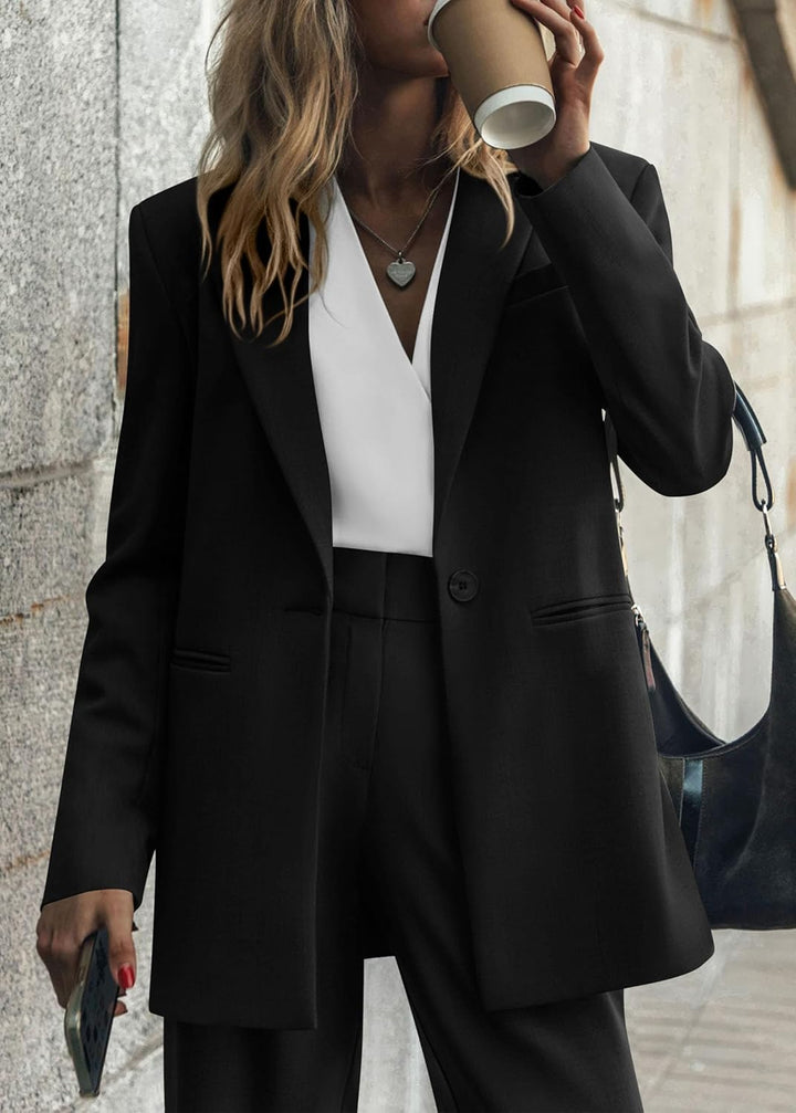 Elegante set giacca e pantaloni da donna, ideale per l'ufficio e per le uscite di tutti i giorni