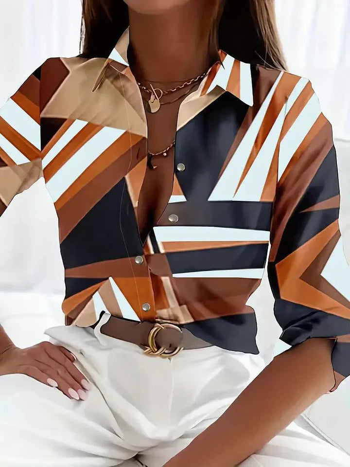 Camiseta da donna con bottoni e stampa sofisticata per un look elegante