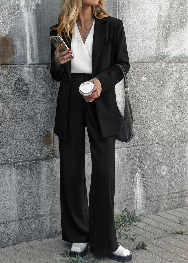 Elegante set giacca e pantaloni da donna, ideale per l'ufficio e per le uscite di tutti i giorni