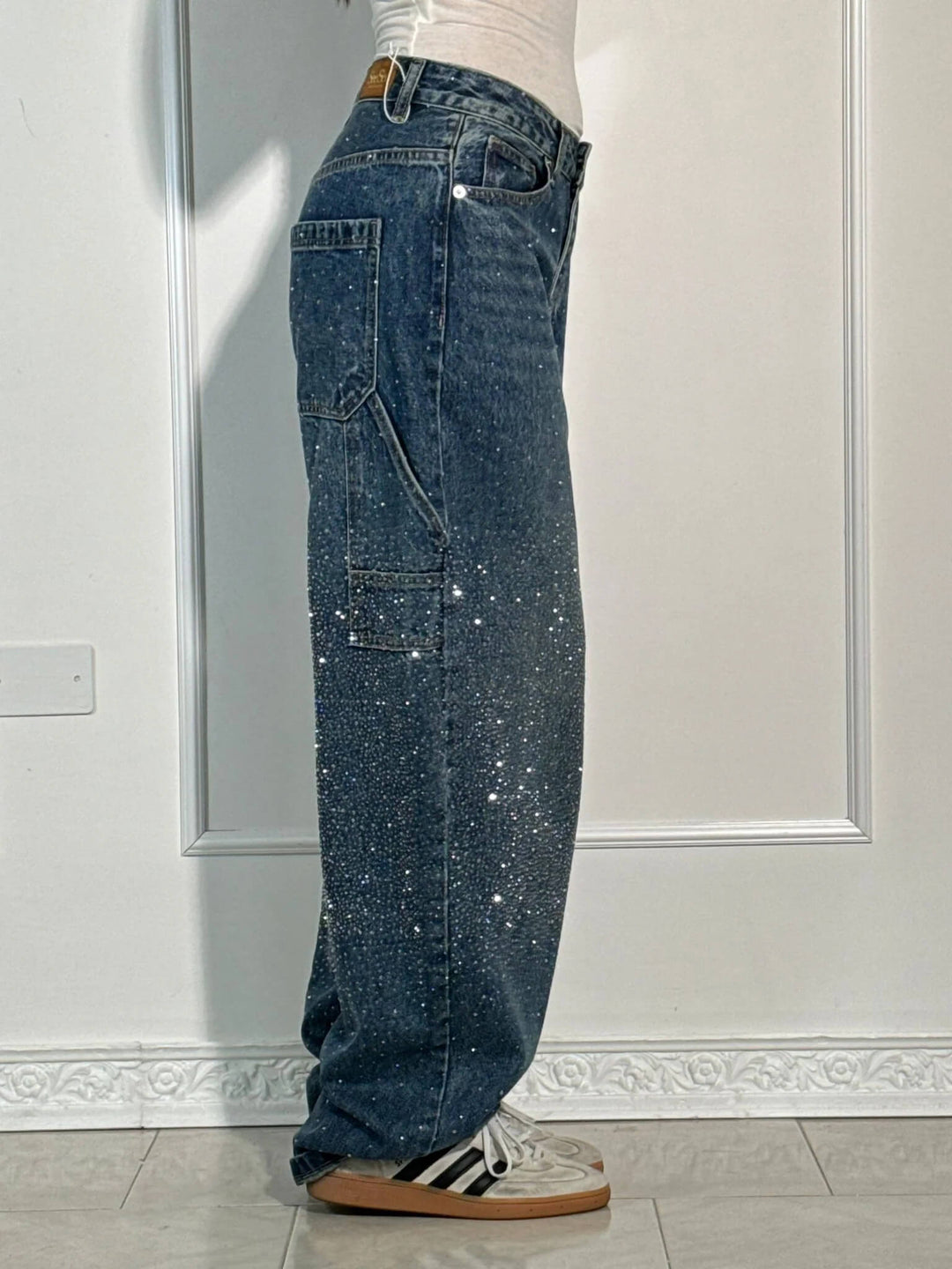 Jeans eleganti da donna a gamba larga con dettagli screziati - stile comodo e alla moda