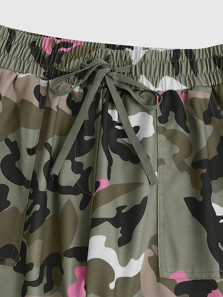 Pantaloni da donna alla moda Kaelis in elegante camouflage - un look insolito e un comfort quotidiano