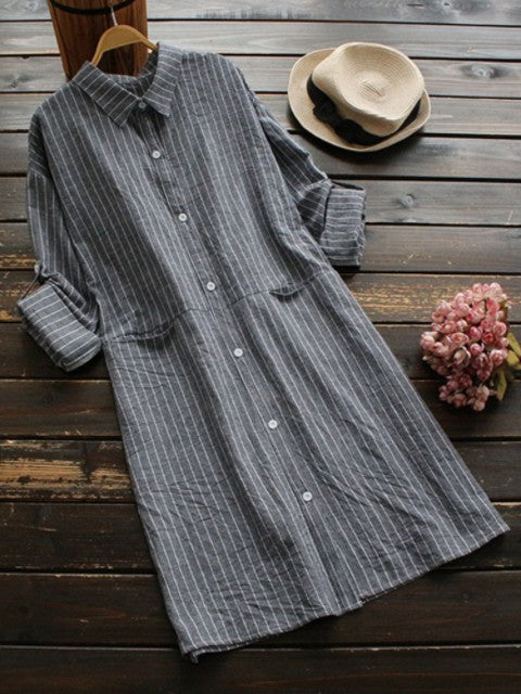 Camicia femminile in cotone leggero con bottoni, design a righe e lunghezza media, per un comfort impeccabile