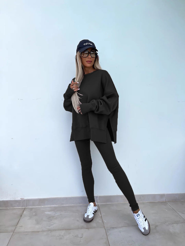 Comodo set lounge con felpa con cappuccio alla moda e pantaloni coordinati - perfetto per rilassarsi