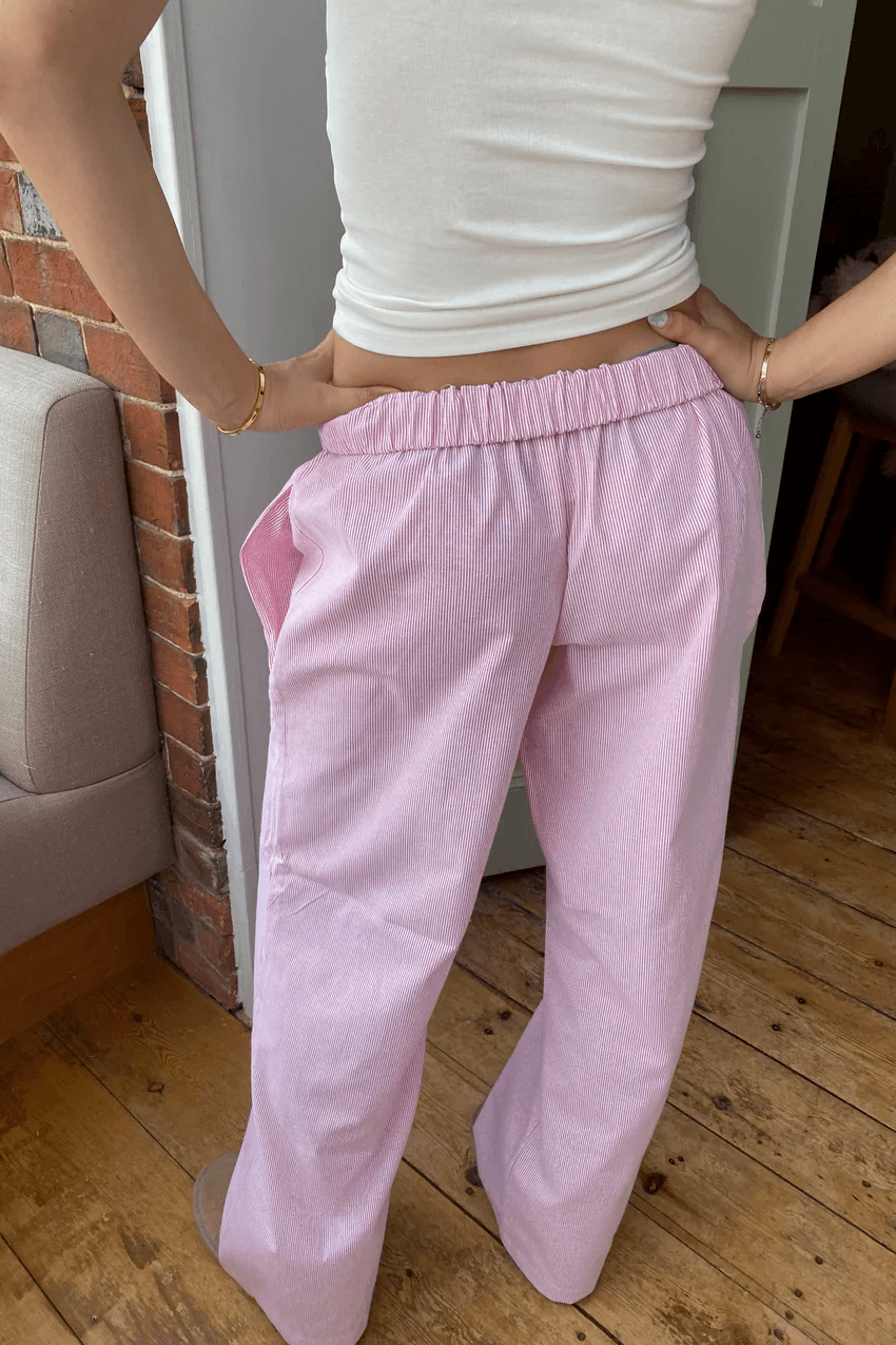 Pantaloni da donna comodi e alla moda per uno stile unico e un'ottima sensazione al tatto